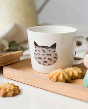 Load image into Gallery viewer, TOMO Changing Decal Cup Cat
