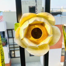 Load image into Gallery viewer, KEW Birdhouse Camillia
